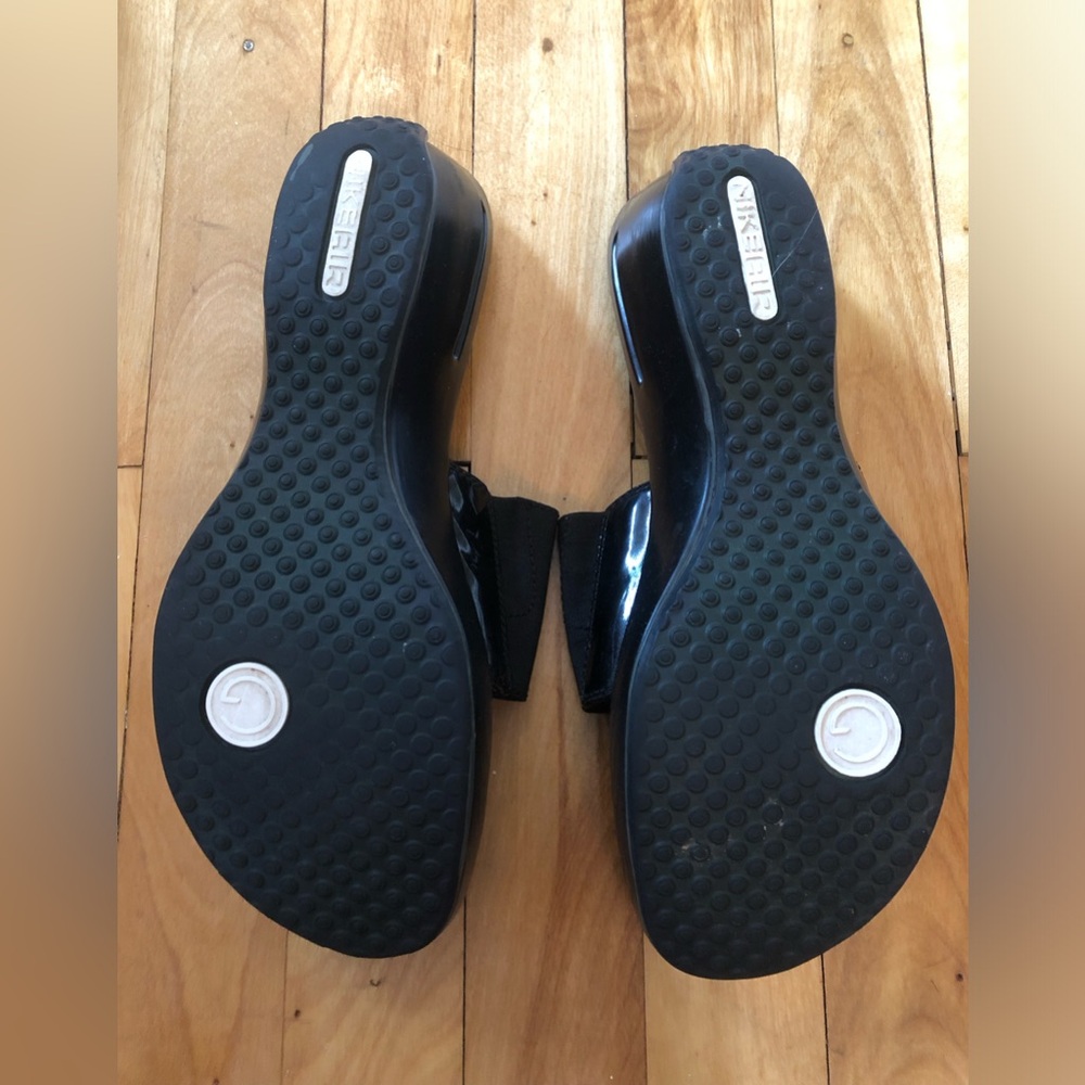 THREE SHOES—US Women’s size 10 sandals - Picture 4 of 11